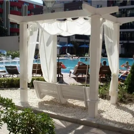 Privite Admiral Plaza Apartmán *