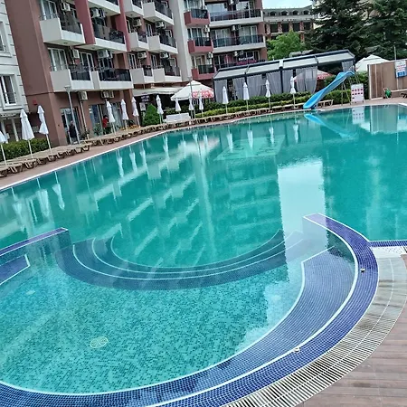 Privates Admiral Plaza 公寓
